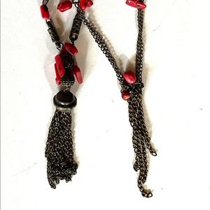 Cute vintage Urban Outfitter necklace. Doubles chain beads